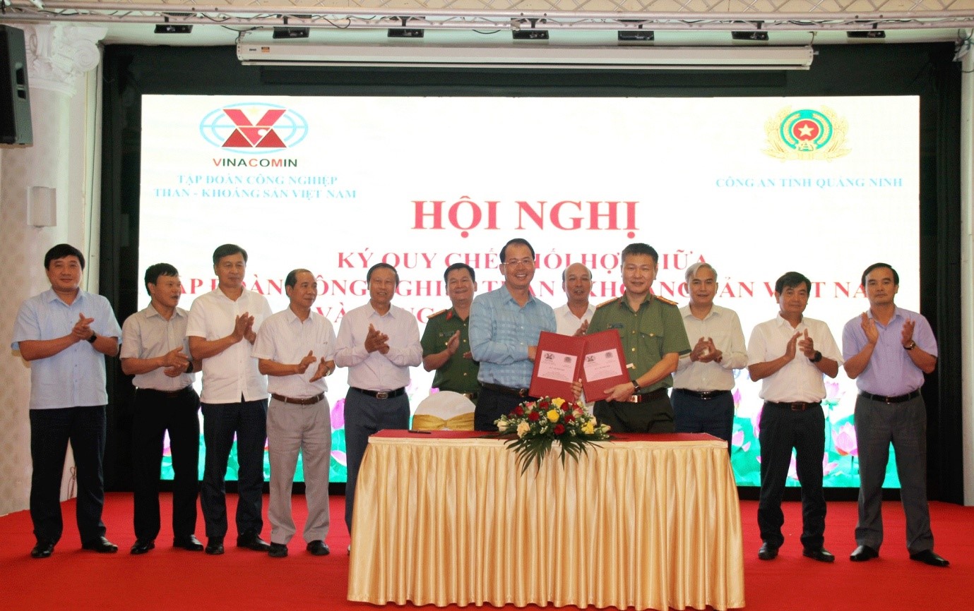 Lực lượng An ninh kinh tế tham gia lãnh đạo Công an Tỉnh Quảng Ninh và Tập đoàn Than - Khoáng sản Việt Nam ký kết hợp chế độ đảm bảo ANTT năm 2020..jpg