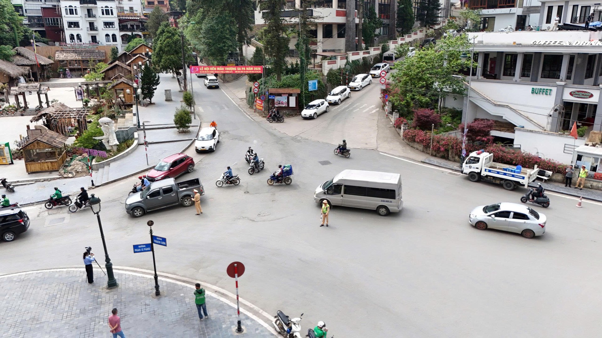 Ảnh 6 . Hệ thống camera an ninh góp phần  Đảm bảo giao thông được thông suốt trong những ngày nghỉ lễ.jpg
