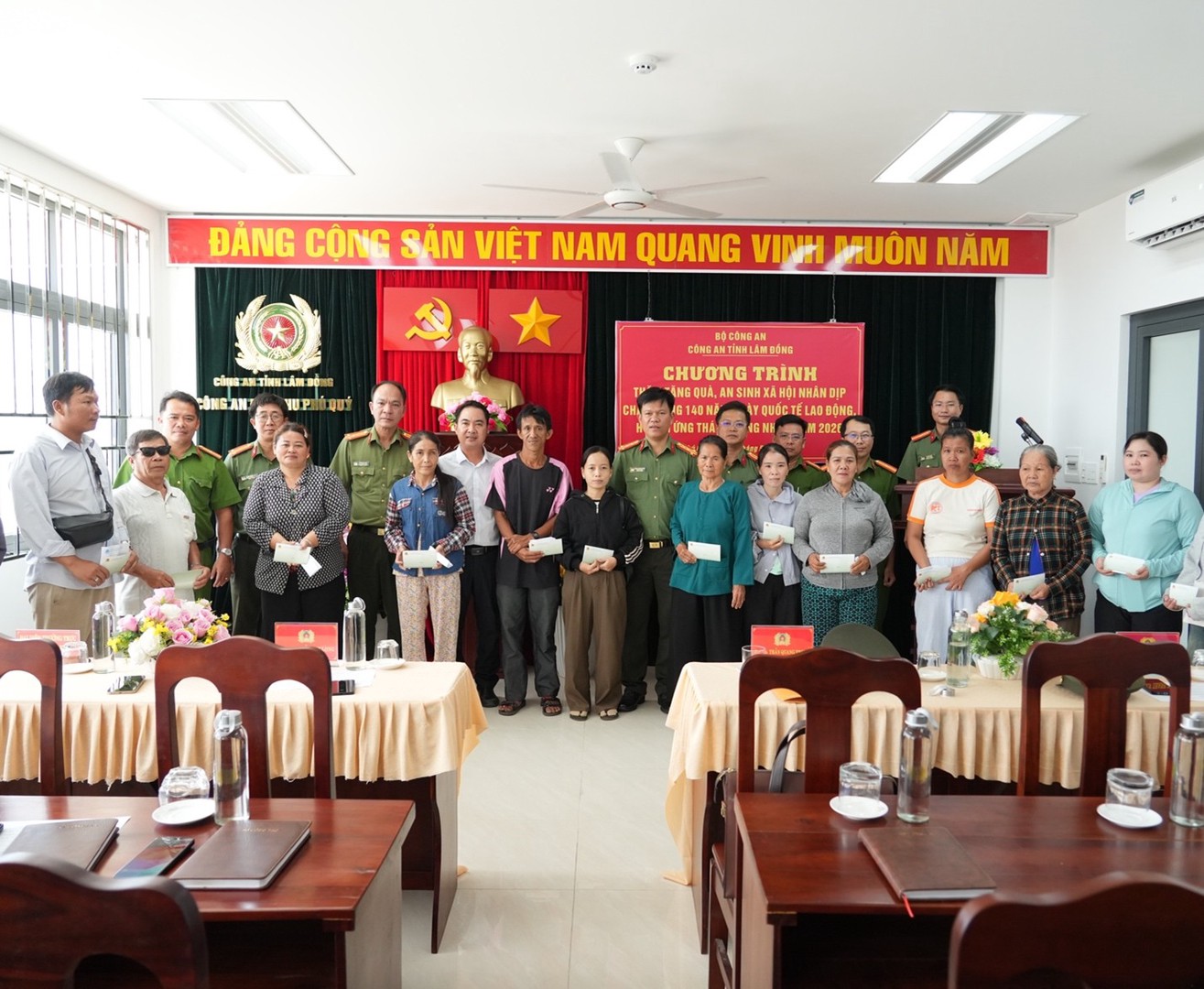 Lan tỏa nghĩa tình vì Nhân dân phục vụ tại Đặc khu Phú Quý2.jpg