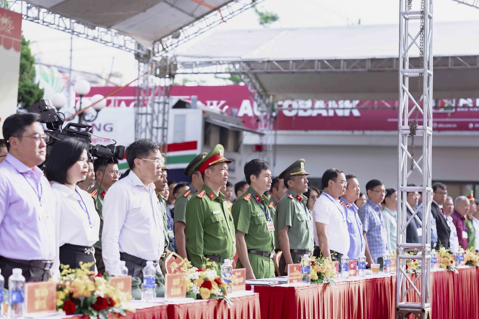 Diễn tập cướp ngân hàng3.jpg
