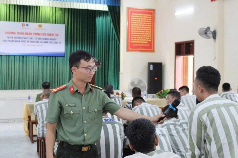 tuyen truyen.jpg
