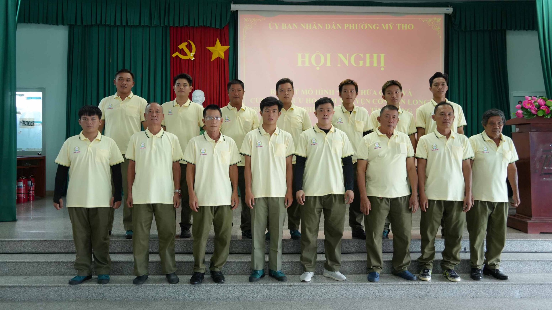 Đội chữa cháy và cứu nạn, cứu hộ tình nguyện khu vực cồn Tân Long. Ảnh Trọng Tín.JPG