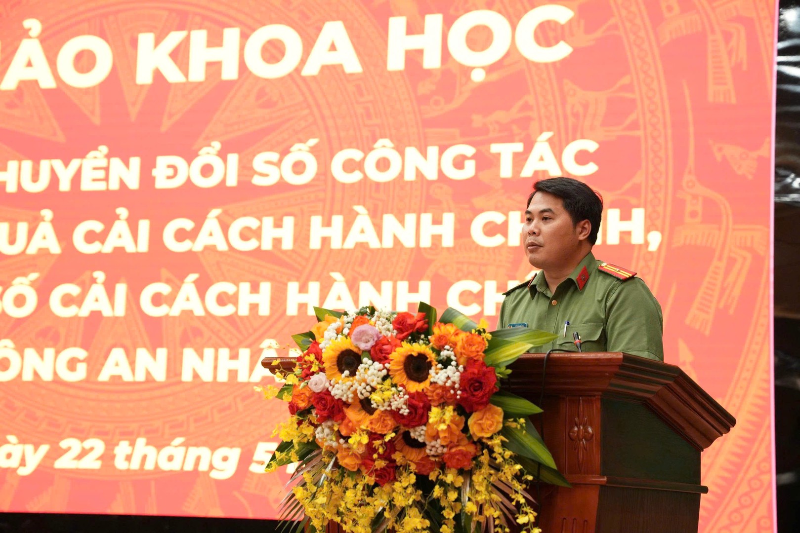 Đại biểu tham luận tại hội thảo (2).jpg