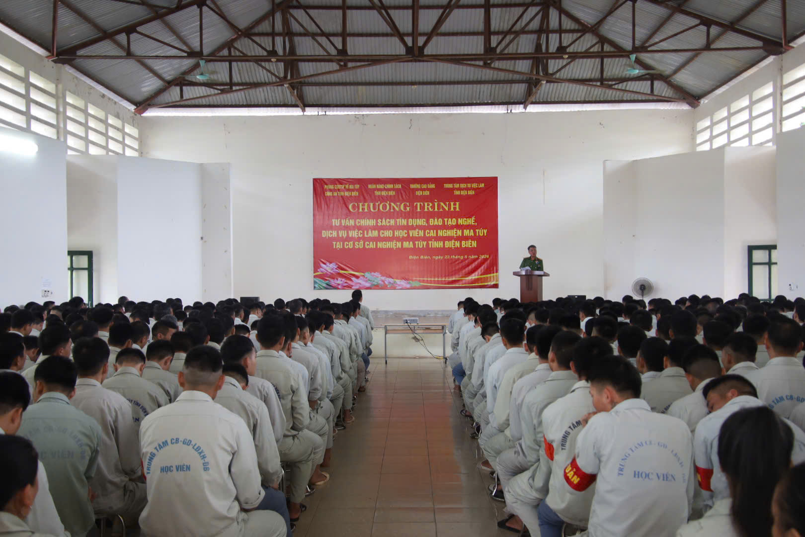 Chương trình tư vấn chính sách tín dụng, đào tạo nghề và dịch vụ việc làm cho học viên Cơ sở cai nghiện tỉnh Điện Biên.jpg