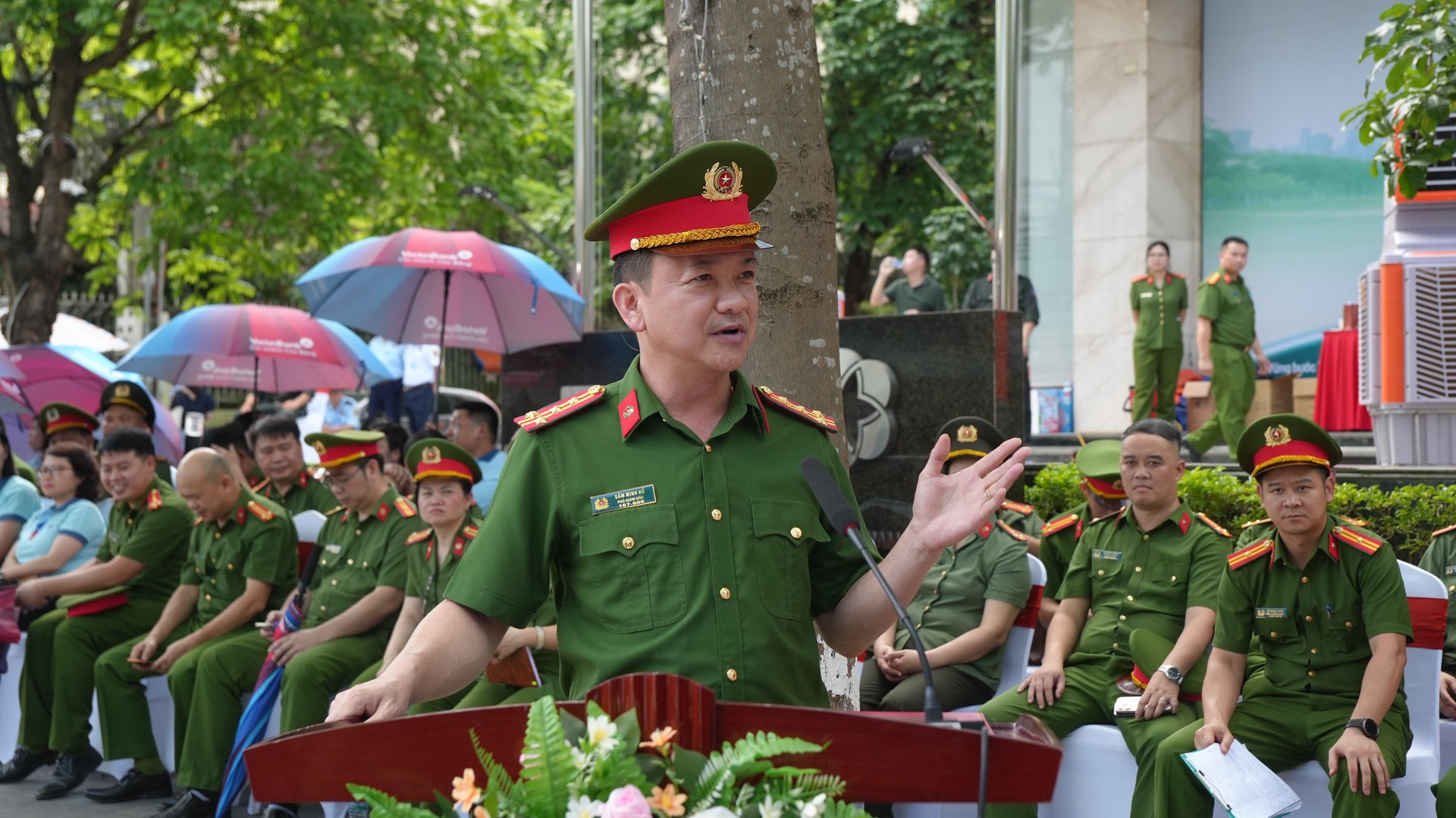 1. Đại tá Sầm Minh Hồ, Phó Giám đốc Công an tỉnh phát biểu chỉ đạo tại buổi diễn tập..JPG