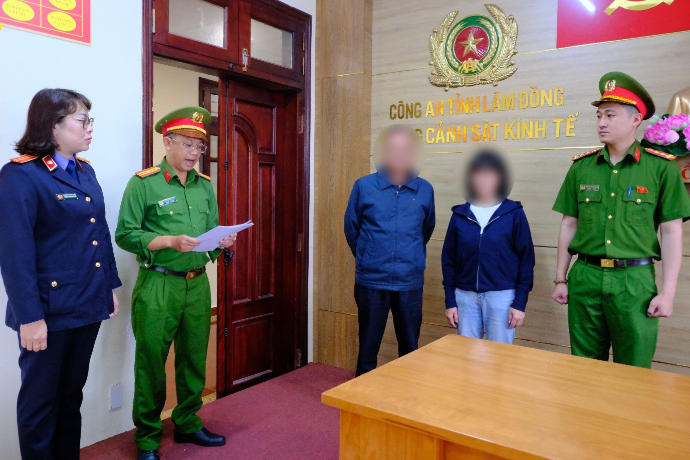 hàng giả.jpg