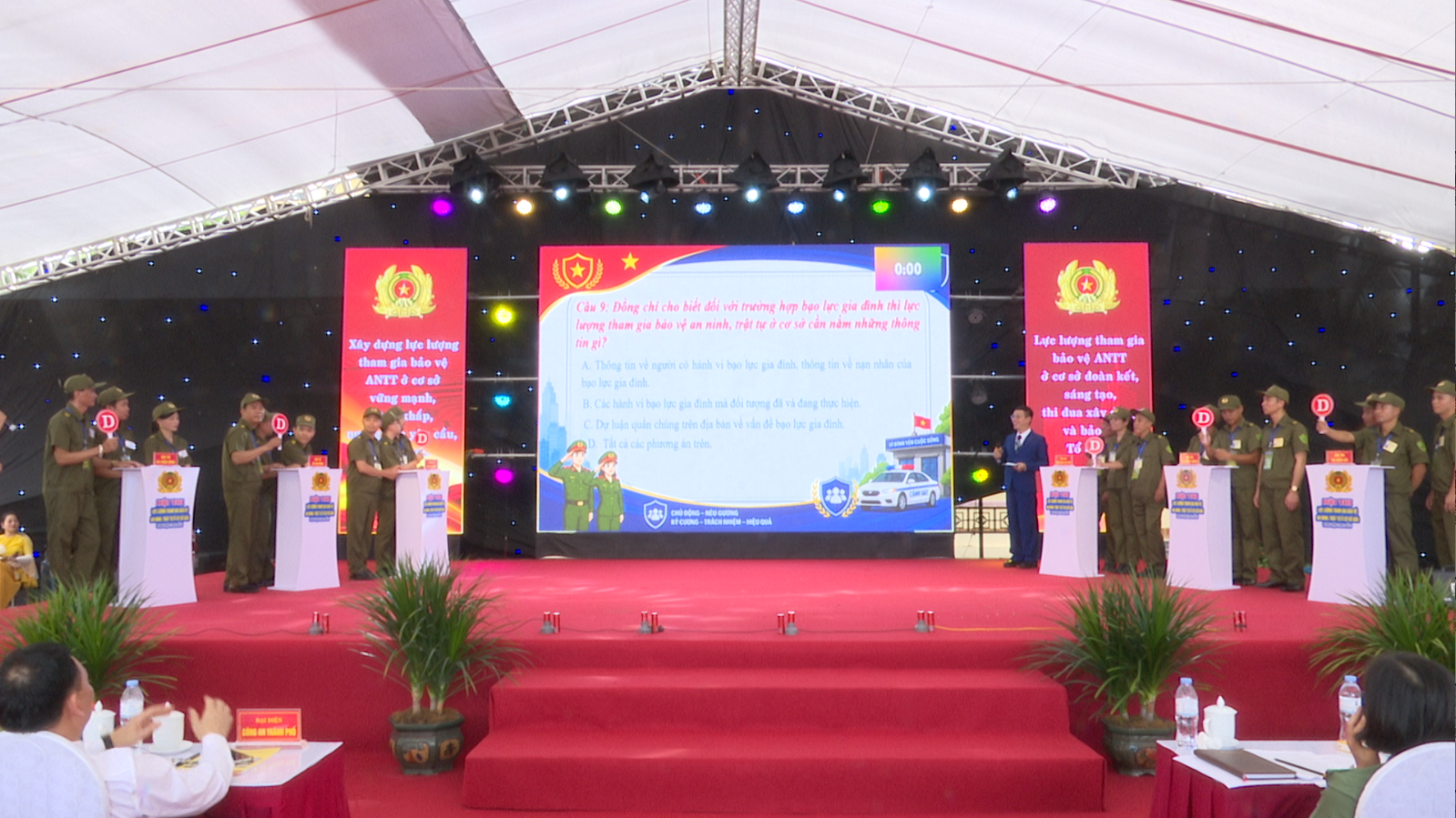 Các đội tuyển tham gia phần thi kiến thức.png