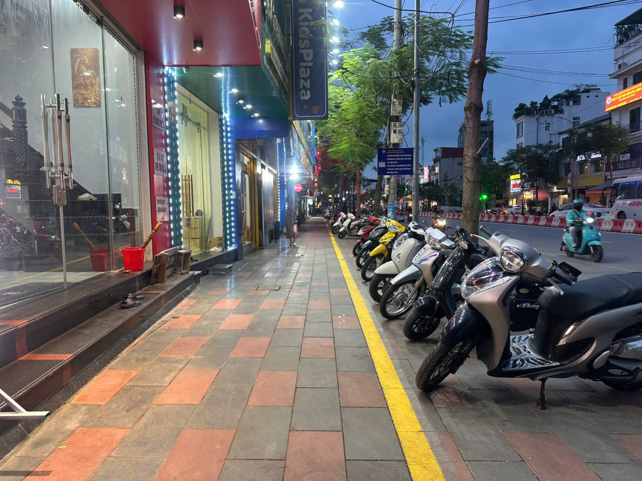 Diện mạo nhiều tuyến phố thay đổi rõ rệt sau khi lực lượng chức năng đồng loạt ra quân lập lại trật tự.jpg