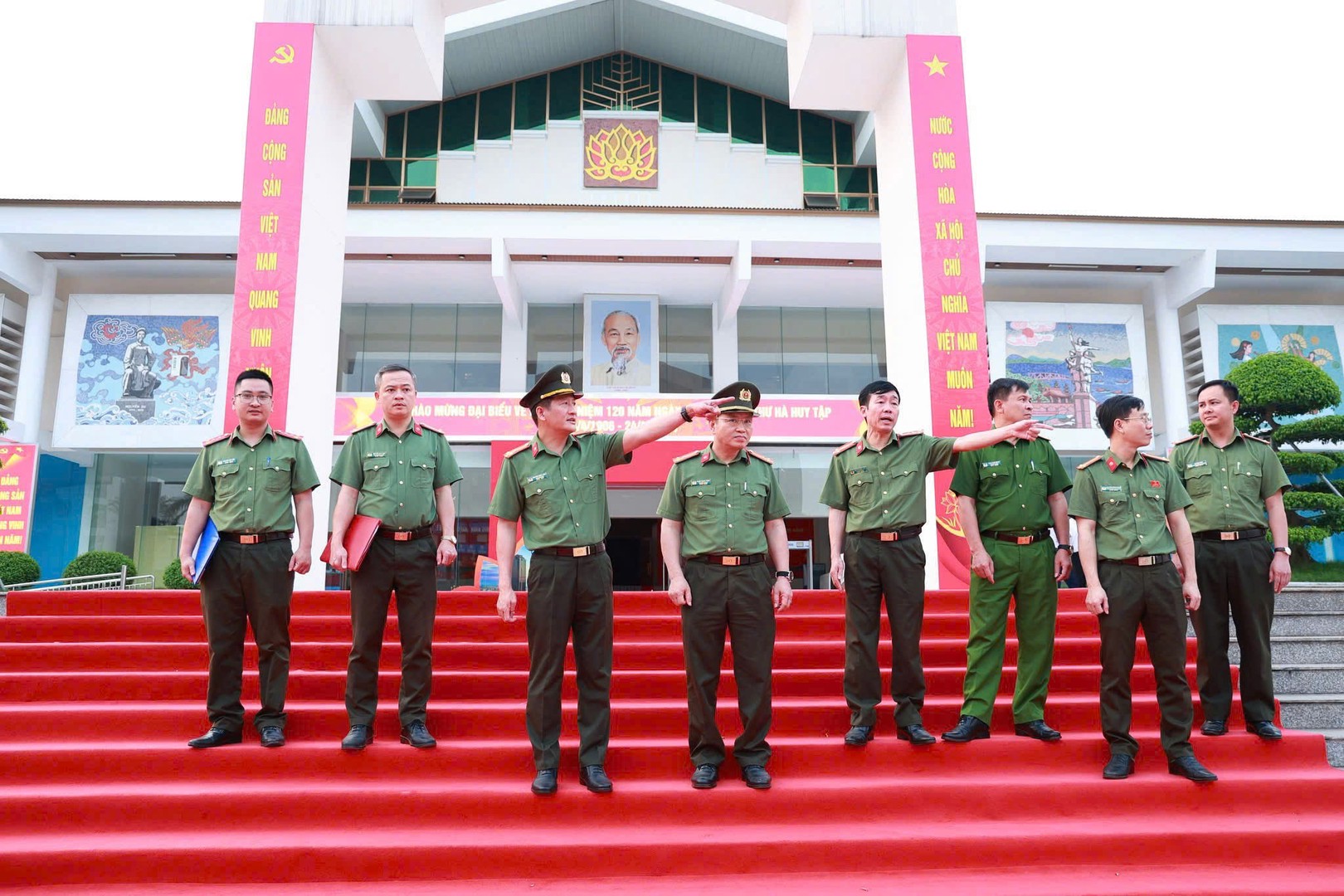 3. Đồng chí Thượng tá Nguyễn Quốc Hùng - Phó Giám đốc Công an tỉnh Chỉ đạo quyết liệt, yêu cầu đảm bảo tuyệt đối an ninh, an toàn sự kiện Lễ kỷ niệm 120 năm Ngày sinh Cố Tổ.jpg
