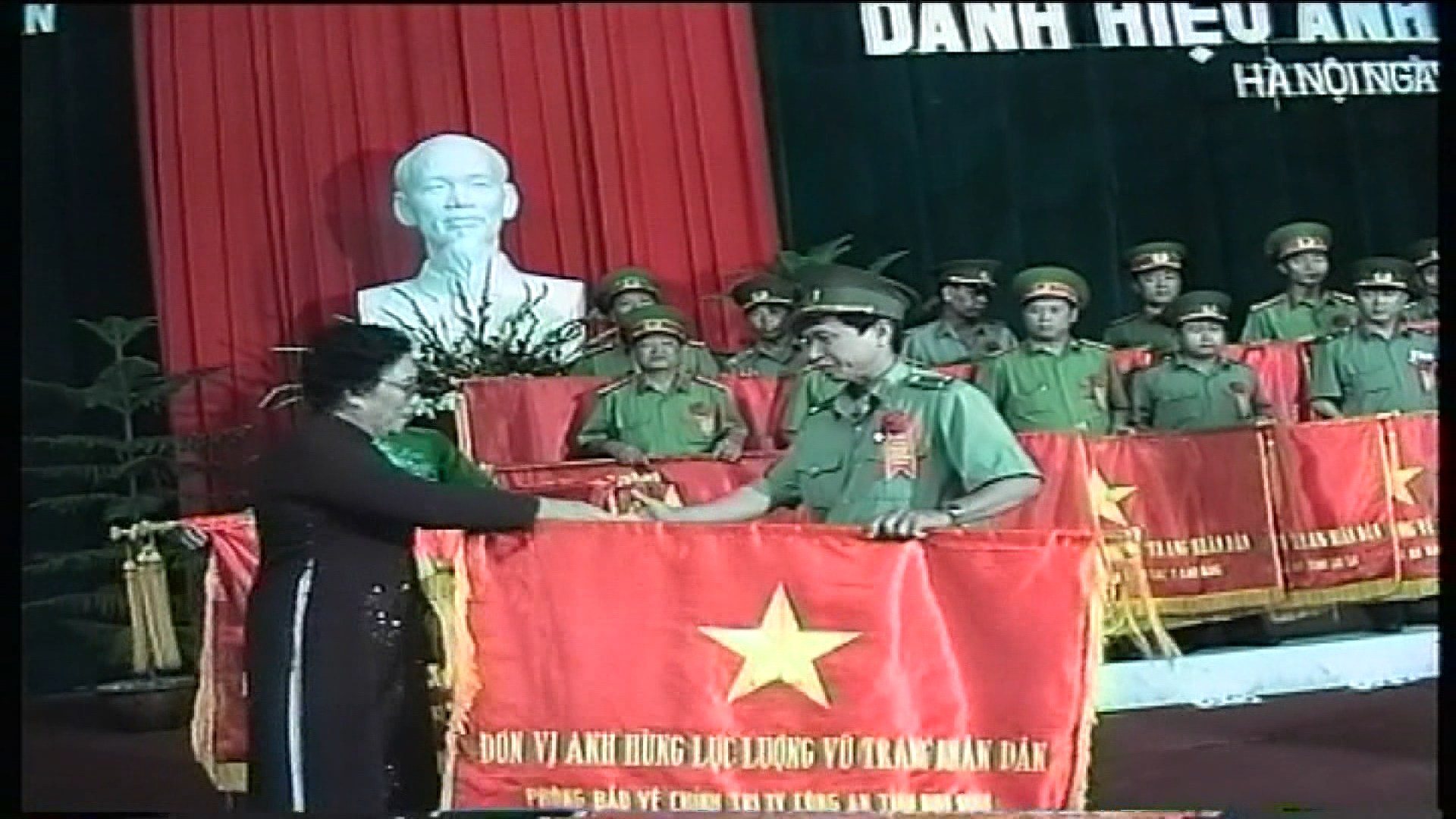 phim 80 nam an gia lai.movie.mpg_snapshot_04.32.669.jpg