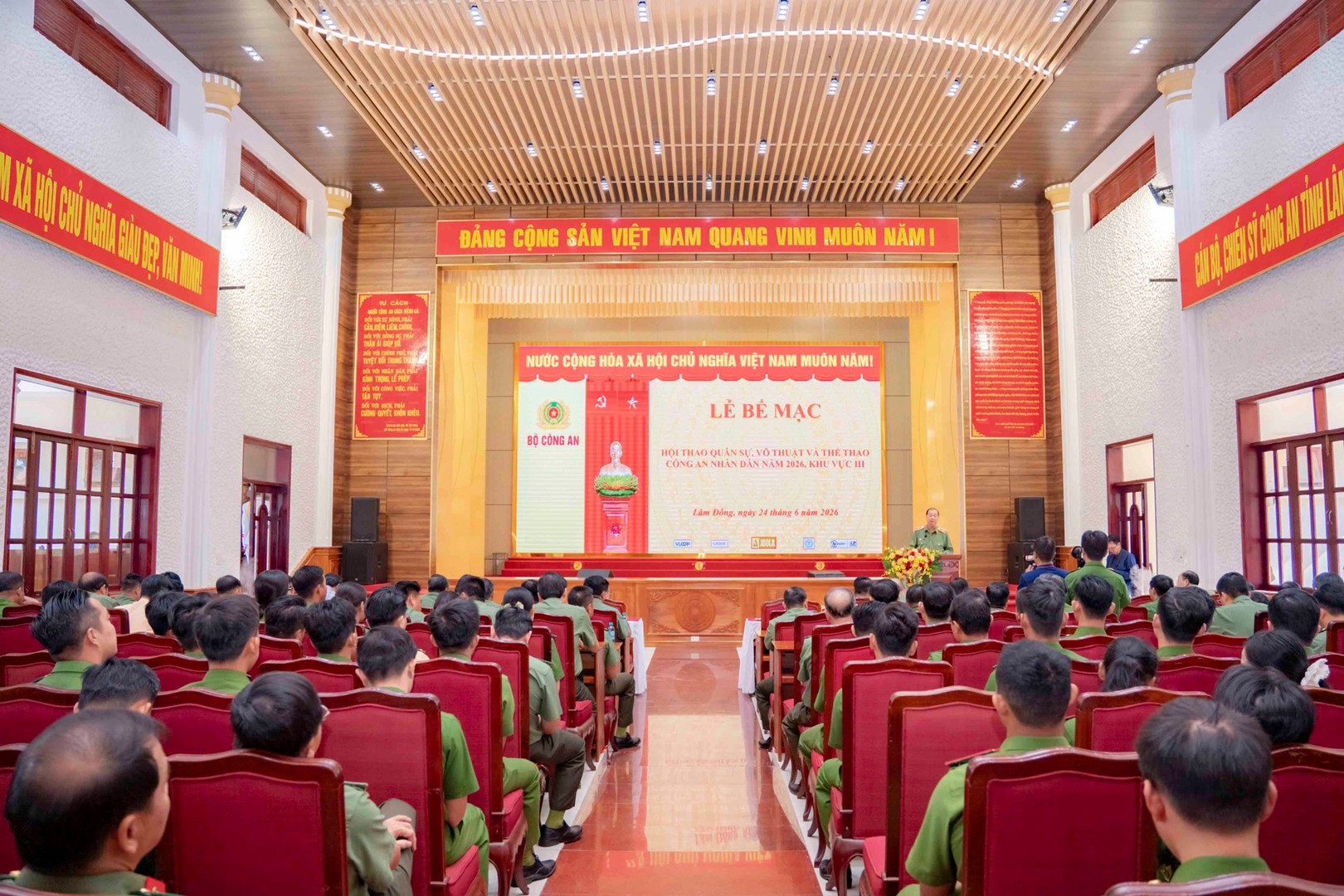 Hội thao Công an nhân dân 2026 - Khu vực III2.jpg
