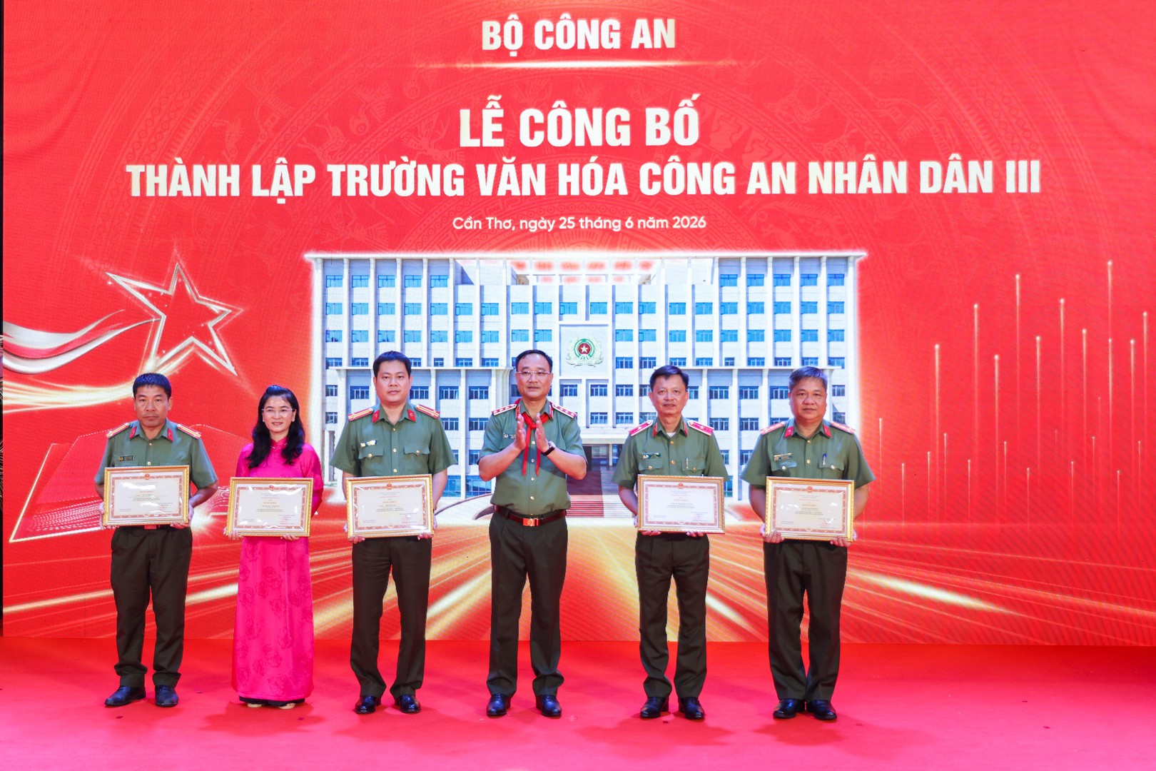 HINH 11.JPG