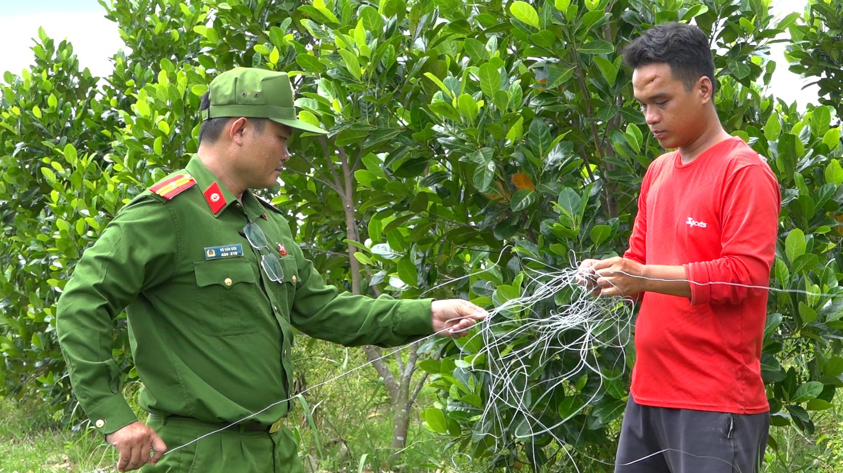 Huỳnh Minh Nhí sử dụng dây kẽm đấu nối vào điện sinh hoạt để diệt chuột dẫn đến chết người.jpeg