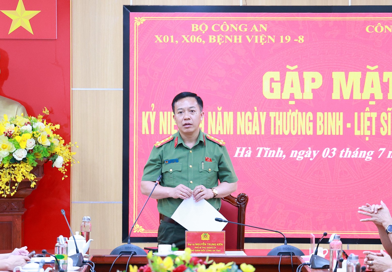Đồng chí Đại tá Nguyễn Trung Kiên, Phó Bí thư Đảng ủy, Phó Giám đốc Công ty tỉnh Hà Tĩnh phát biểu tại buổi gặp mặt.JPG