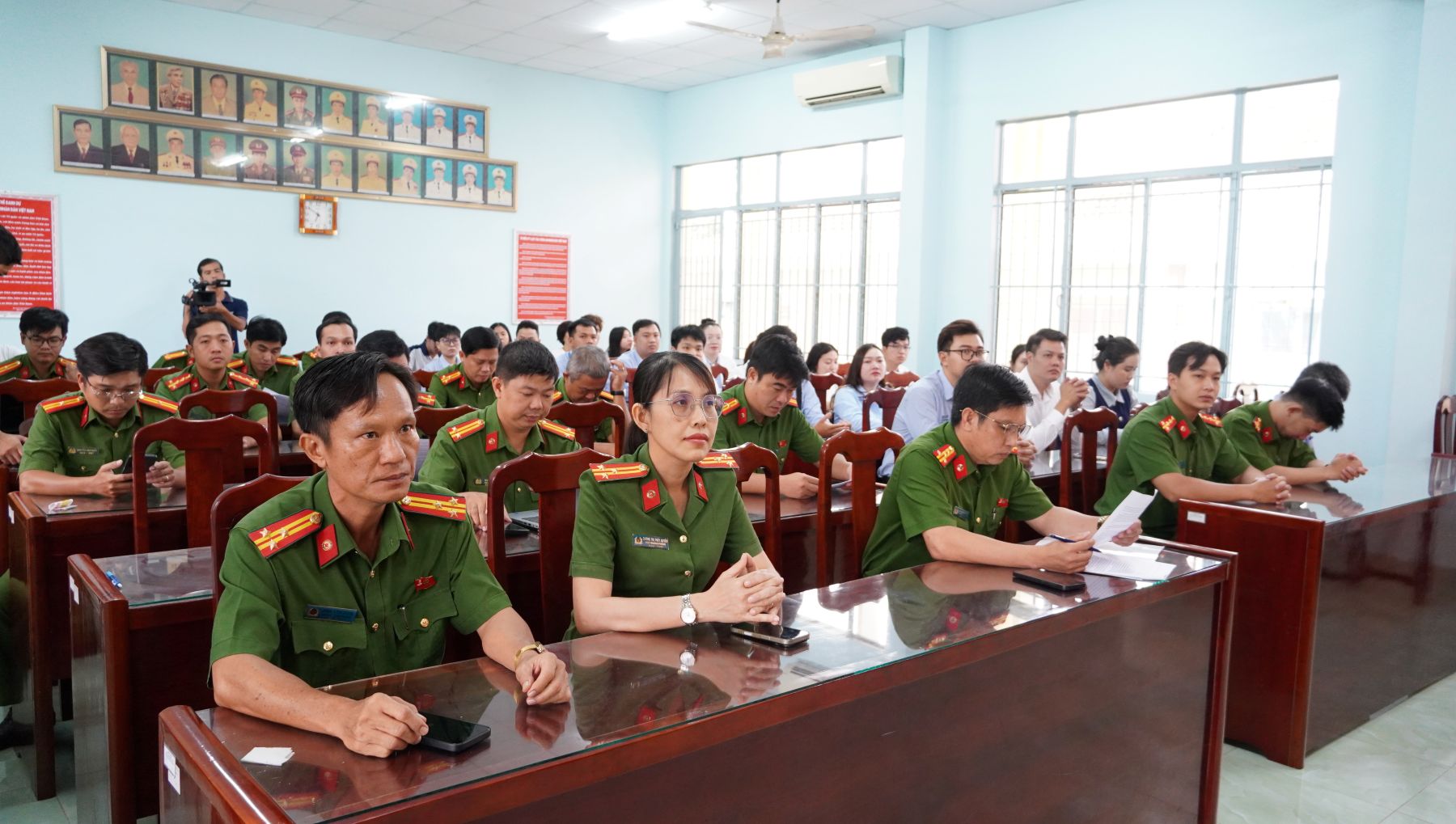 Đại biểu tham dự Lễ ra quân. Ảnh Duy Phương.JPG