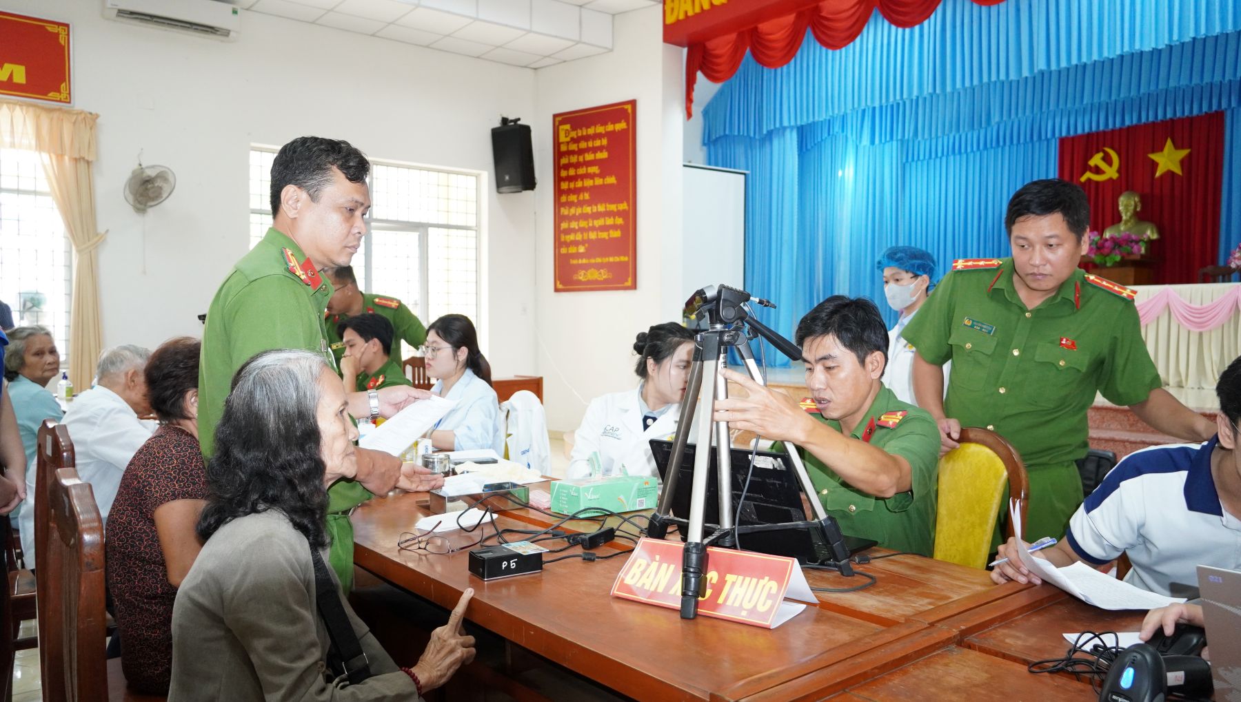 Thu nhan 1.JPG