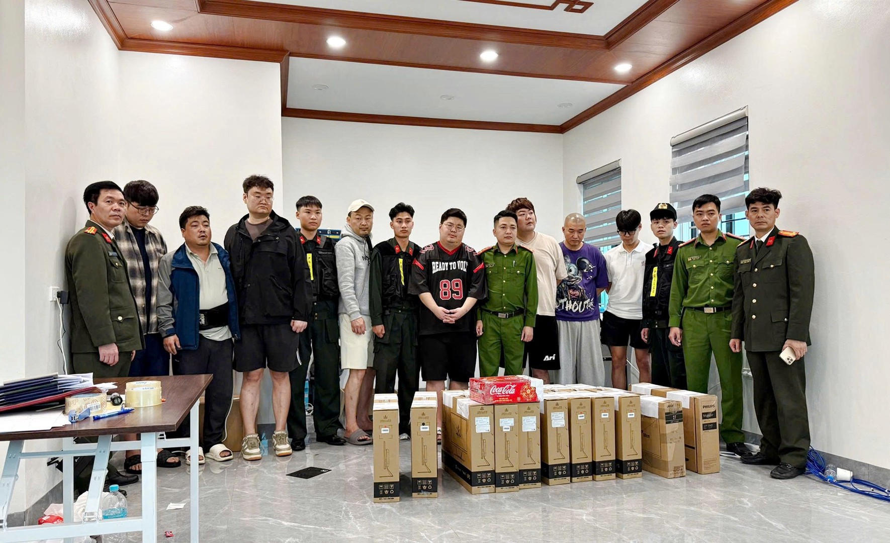 Nhóm đối tượng người nước ngoài có dấu hiệu lừa đảo chiếm đoạt tài sản trên không gian mạng.jpg