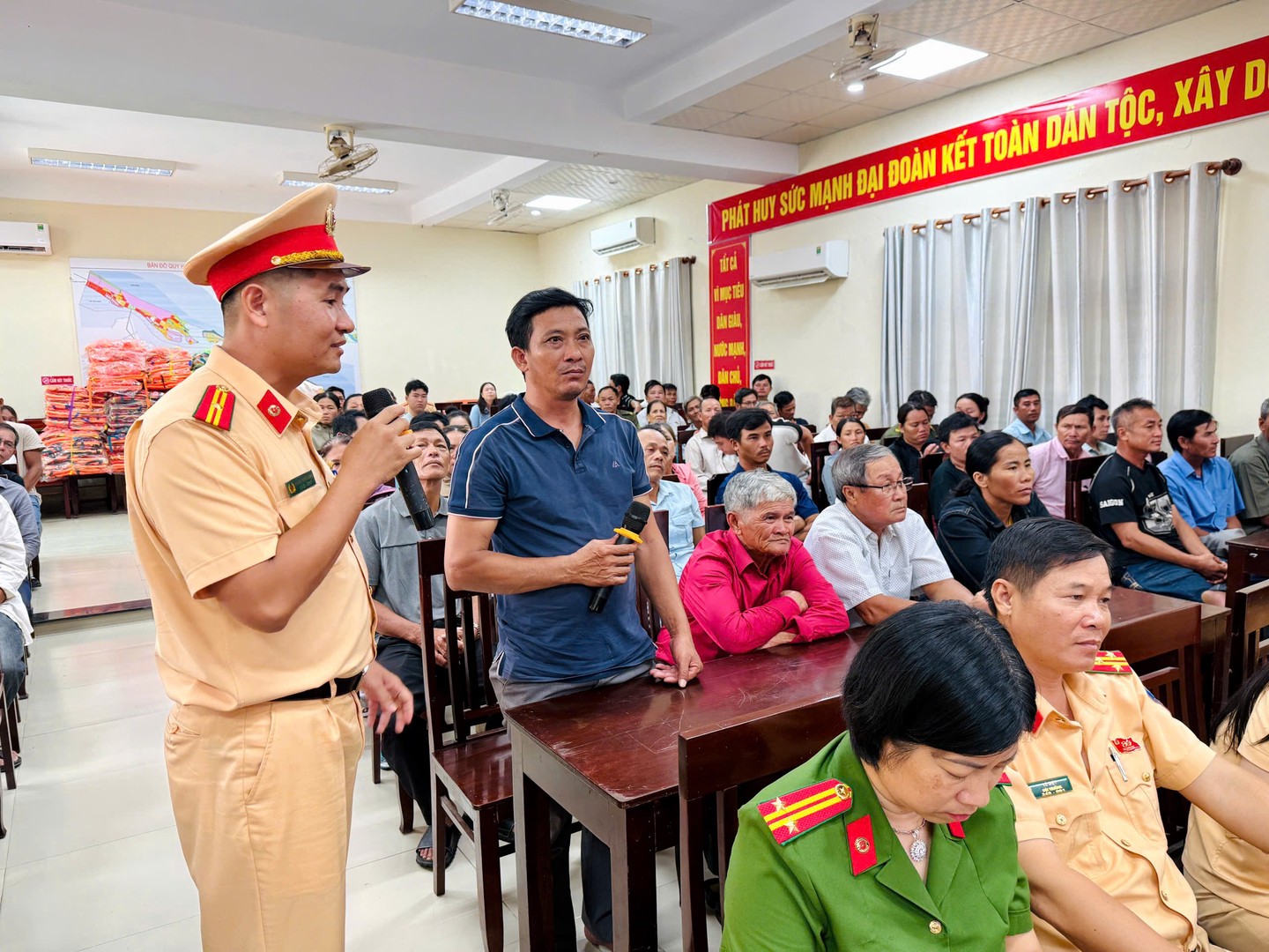 ảnh 2 tuyên truyền đường thủy.jpg