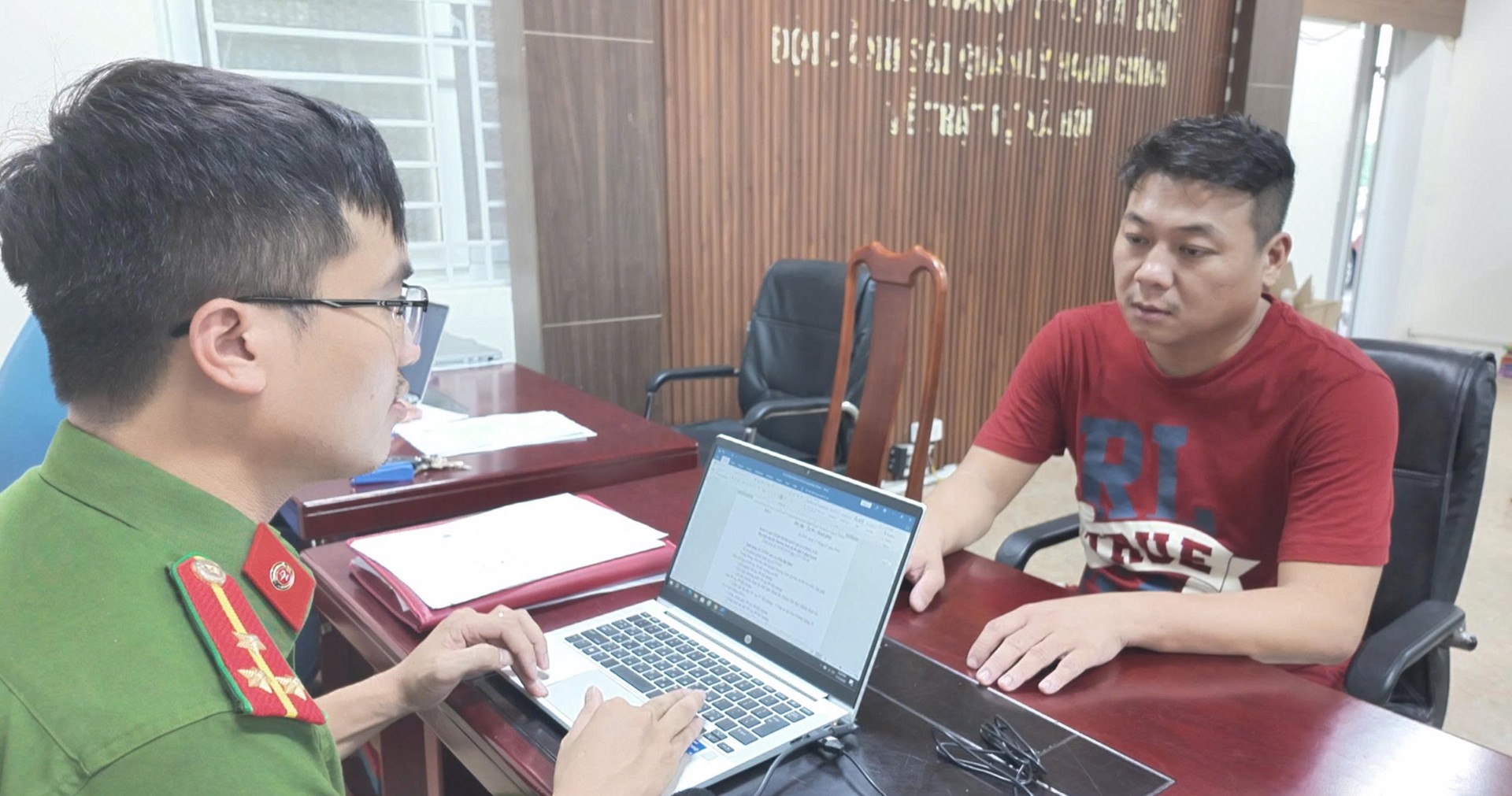 Đối tượng cầm đầu Châu Chí Phước tại Cơ quan CSĐT.jpg