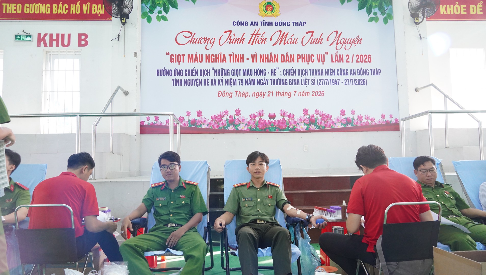 Một số hình ảnh tại chương trình (2).JPG