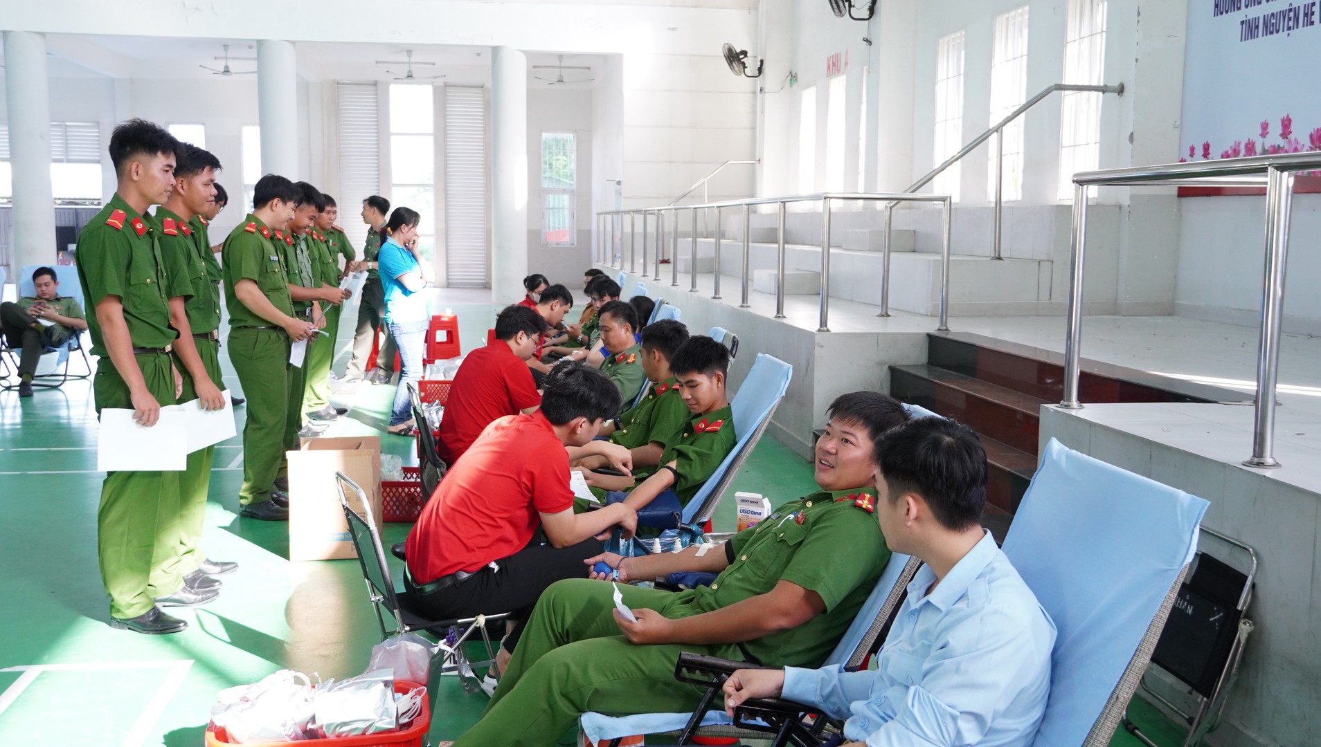 Một số hình ảnh tại chương trình (8).JPG