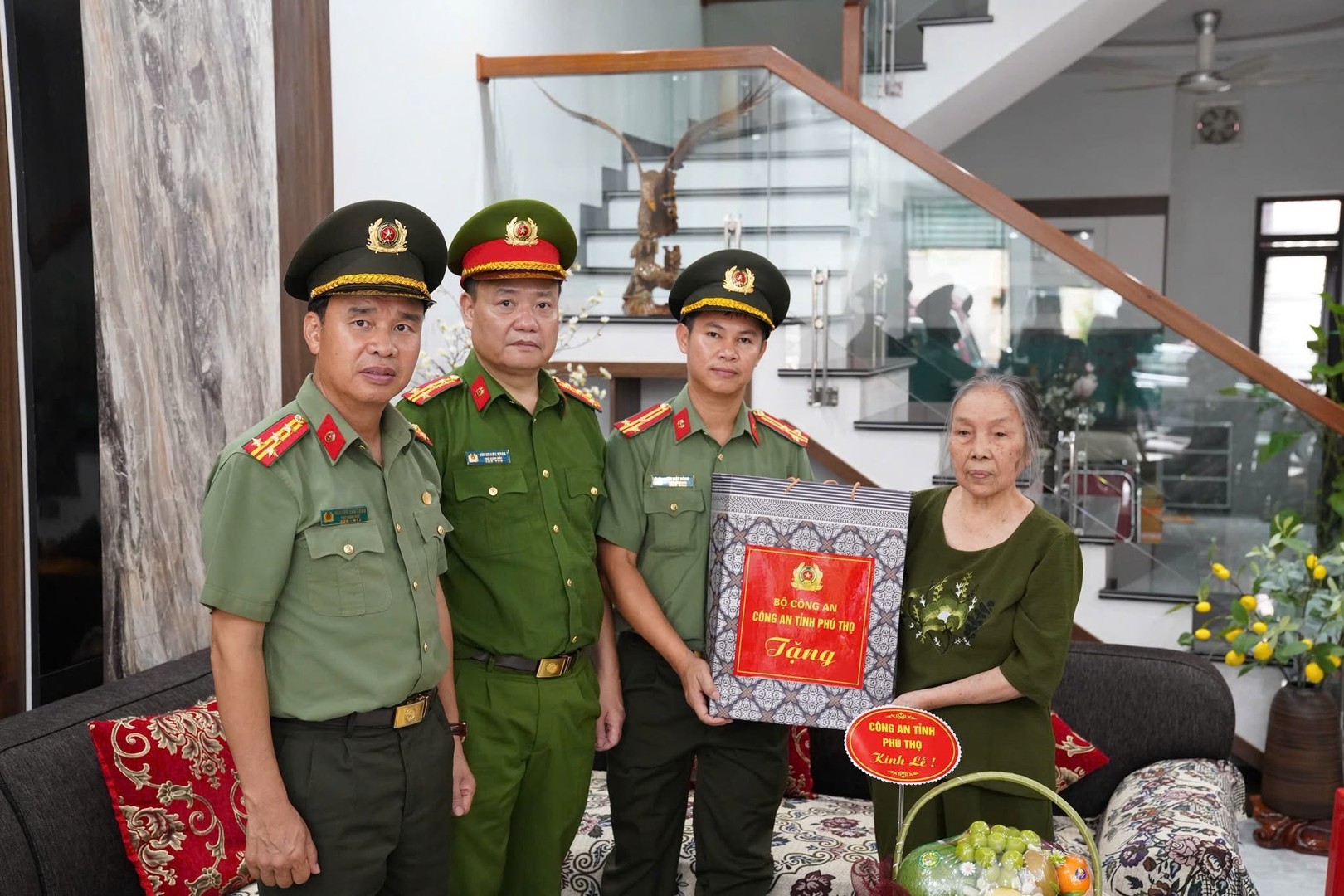 GD tham gia dinh than nhan liet si-3.jpg
