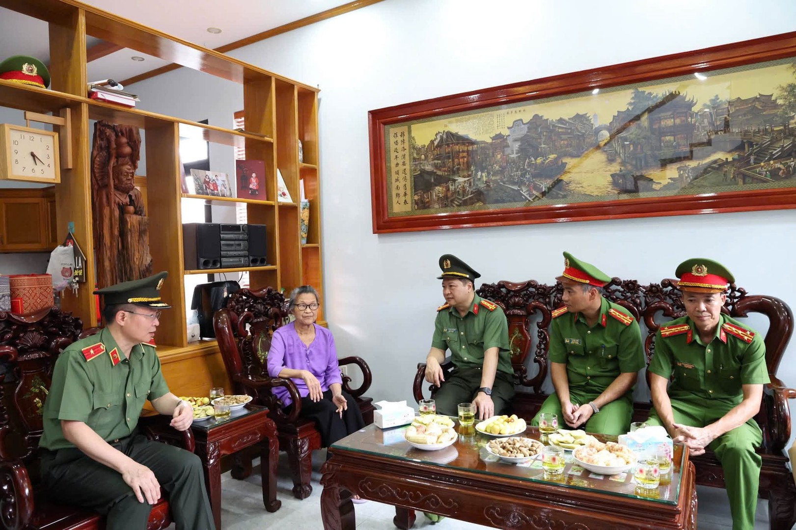 GD tham gia dinh than nhan liet si.jpg
