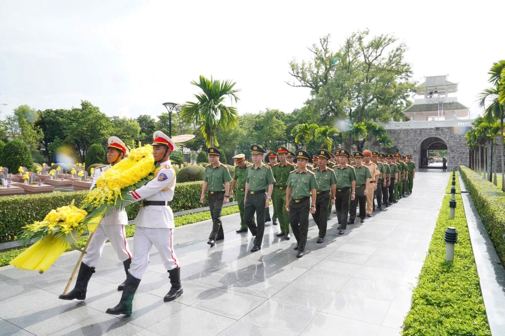 GD dang huong tuong niem - 1.jpg