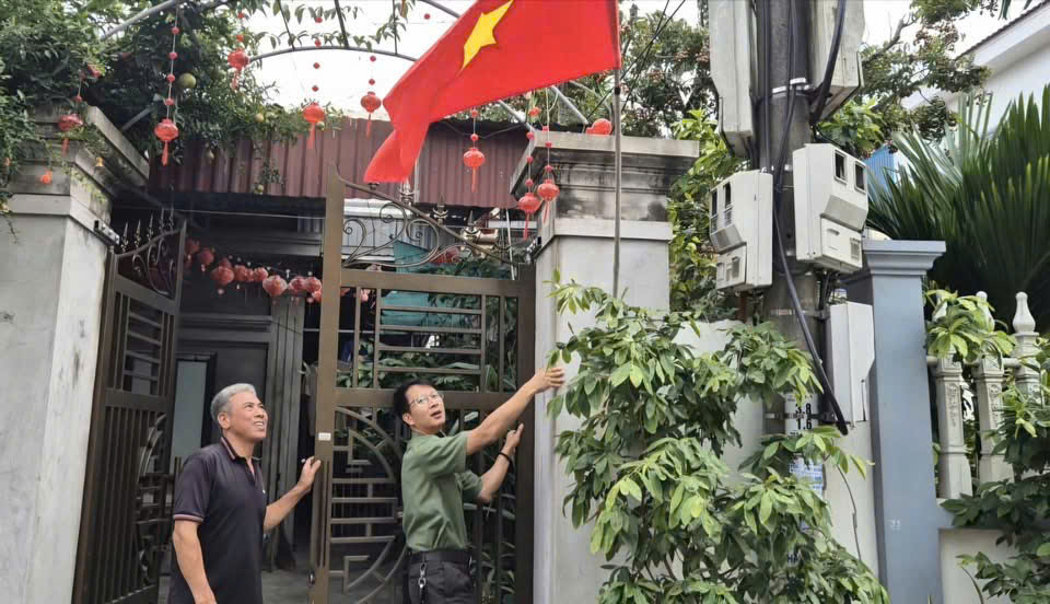 treo cờ.jpg