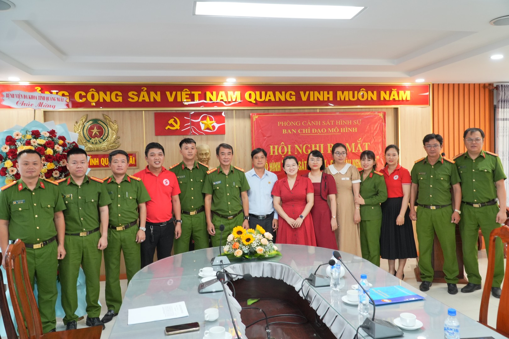 Ra mắt mô hình.JPG