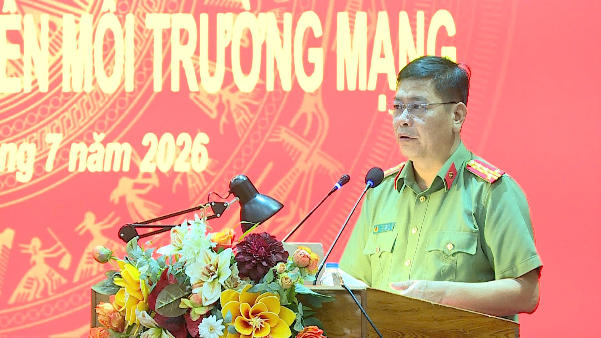 3. DONG CHI PHO GIAM DOC CONG AN TINH PHAT BIEU TAI HOI NGHI.jpg