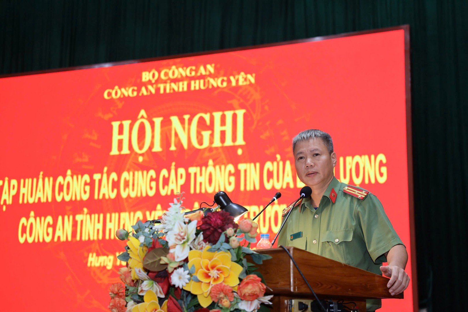 5. CAC DONG CHI BAO CAO VIEN TOI HOI NGHI.jpg