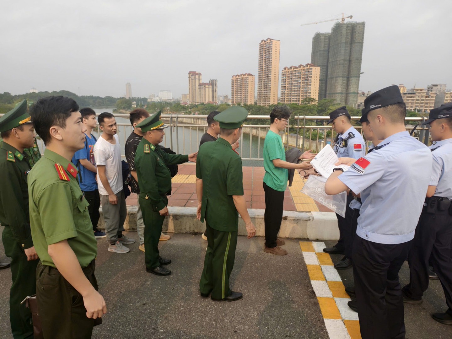 2.1co-quan-andt-phoi-hop-luc-luong-bien-phong-trao-tra-nguoi-trung-quoc-xuat-nhap-canh-trai-phep_1.jpg