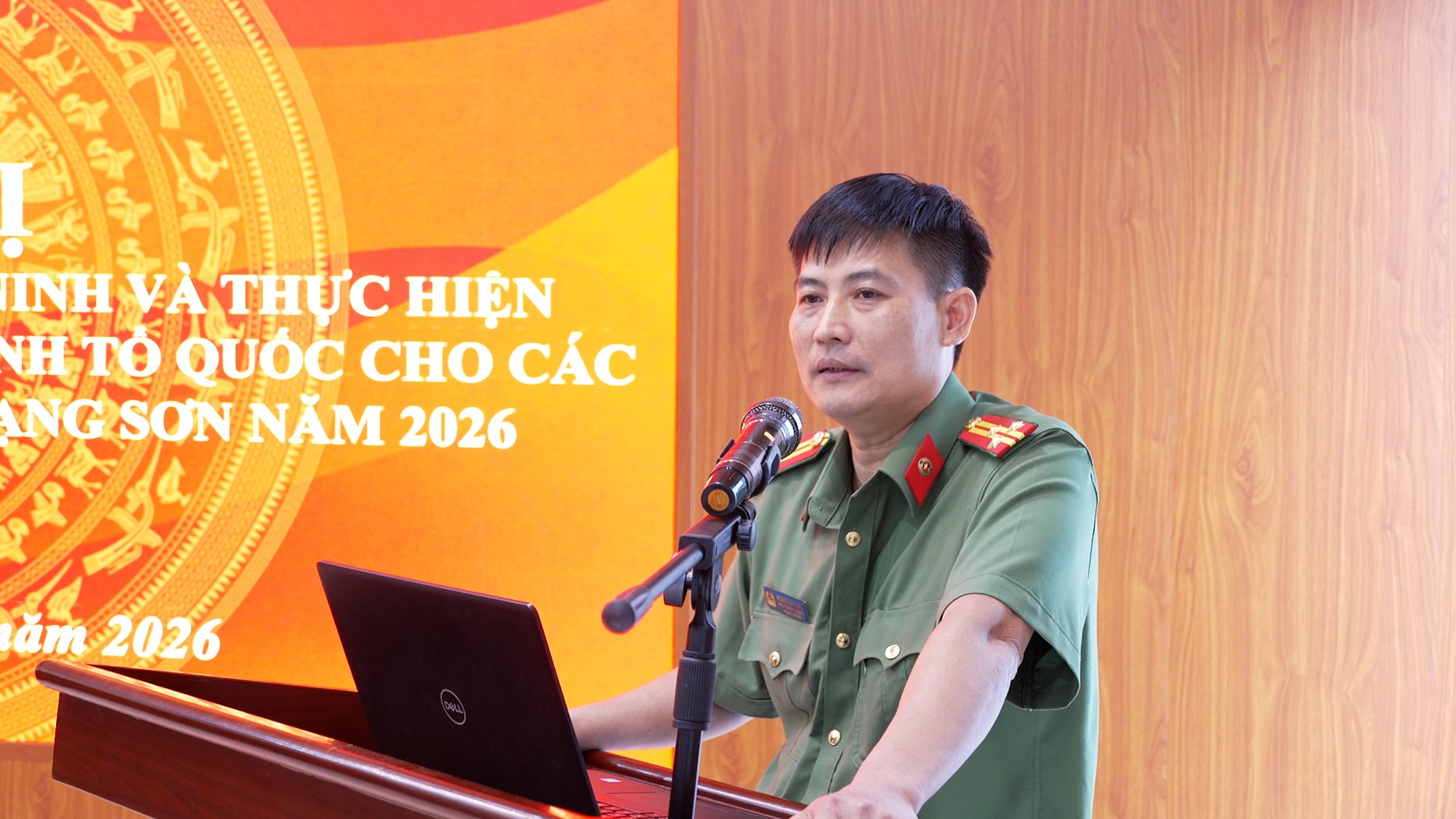 Lãnh đạo Phòng Tham mưu Công an tỉnh tỉnh nội dung chuyên đề công tác thực hiện phong trào toàn dân bảo vệ An ninh Tổ quốc tại các ngân hàng.jpg