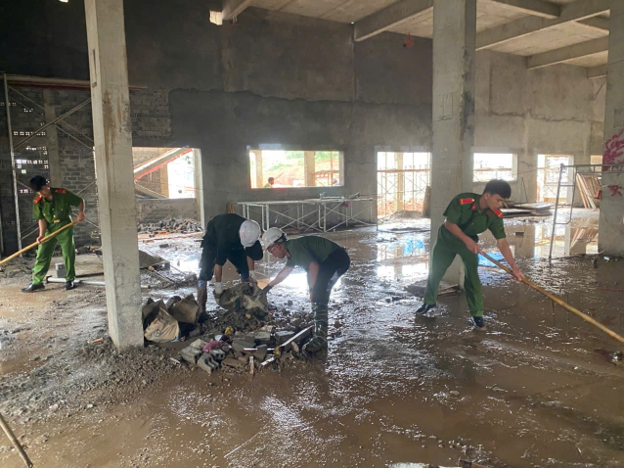 Góp sức thắp sáng những ước mơ vùng biên3.png