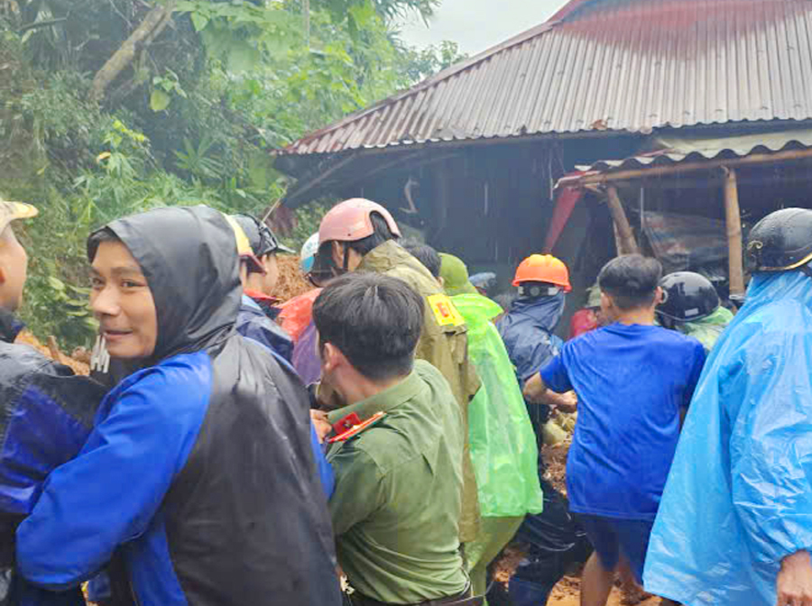 Co lung 2 giup dan.jpg