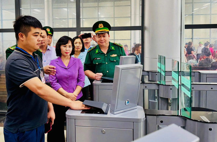 cua-khau-thong-minh-13285113-1770855825833-17708558260662112061590.webp