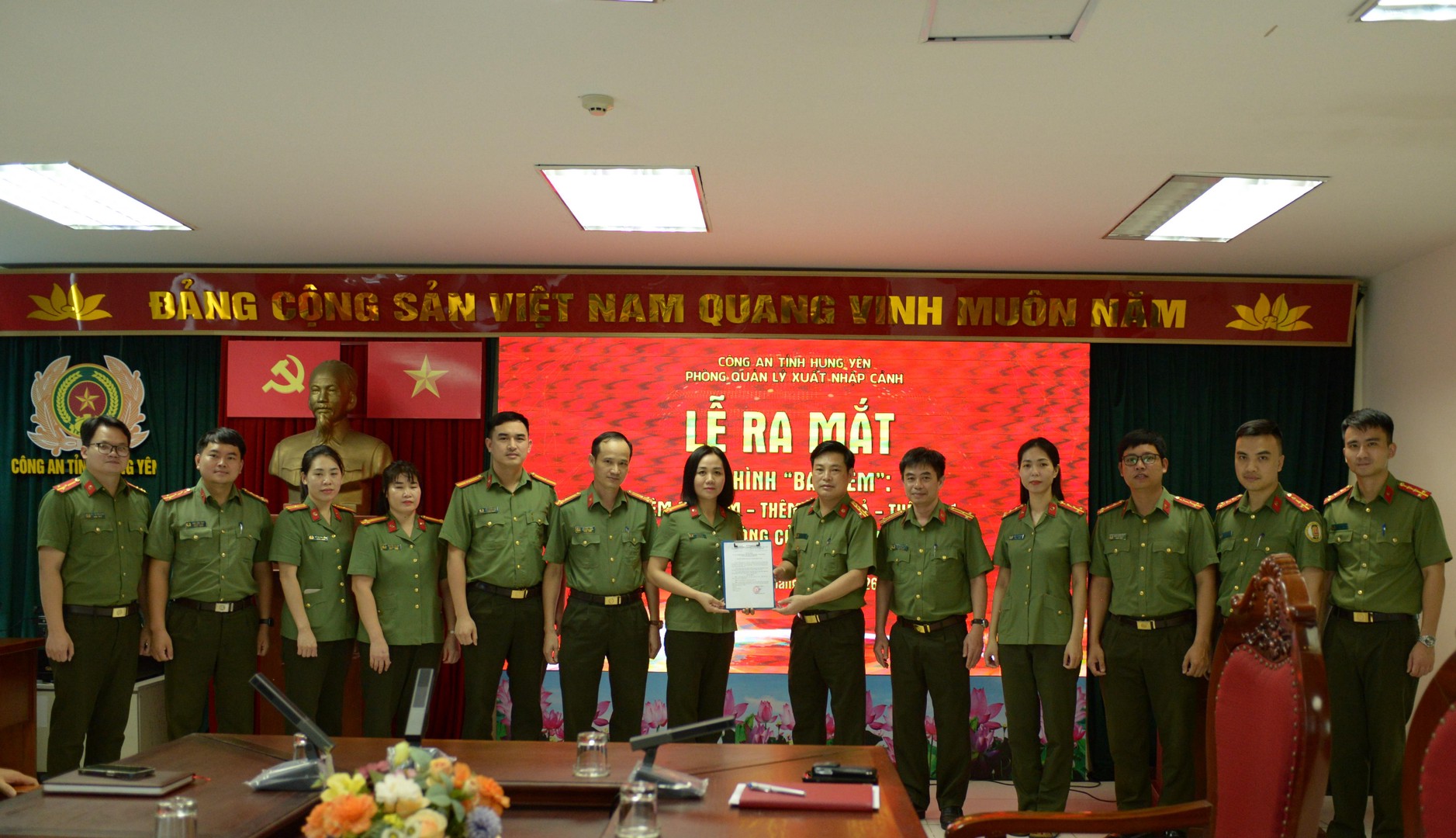 Phòng QLXNC ra mắt mô hình 3 thêm.jpg