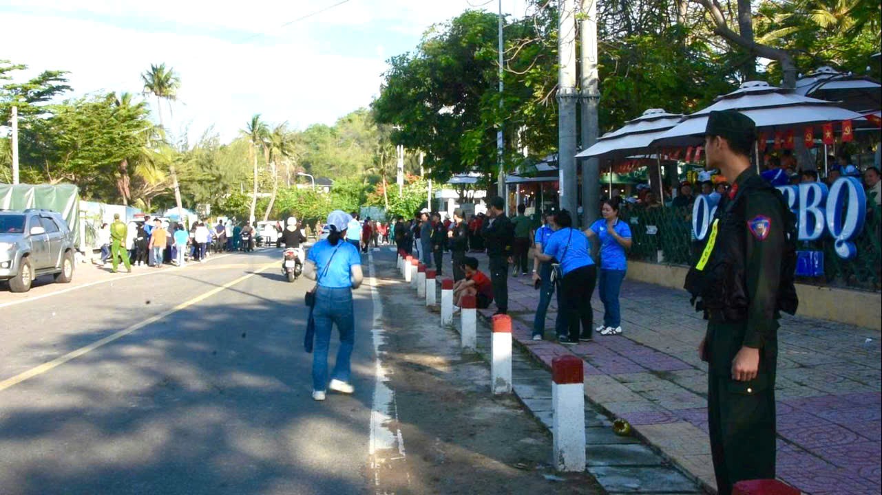 Cùng Việt Nam tiến bước10.jpg