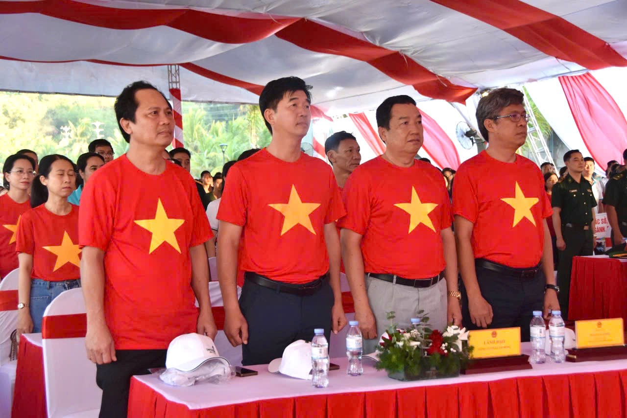 Cùng Việt Nam tiến bước2.jpg