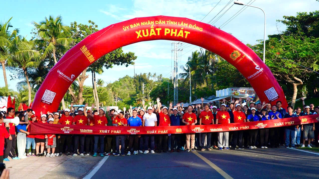 Cùng Việt Nam tiến bước5.jpg