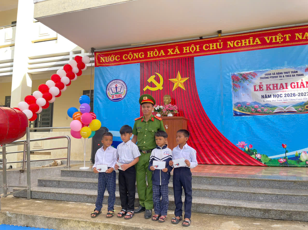 ĐẶNG THÙY TRÂM.jpg