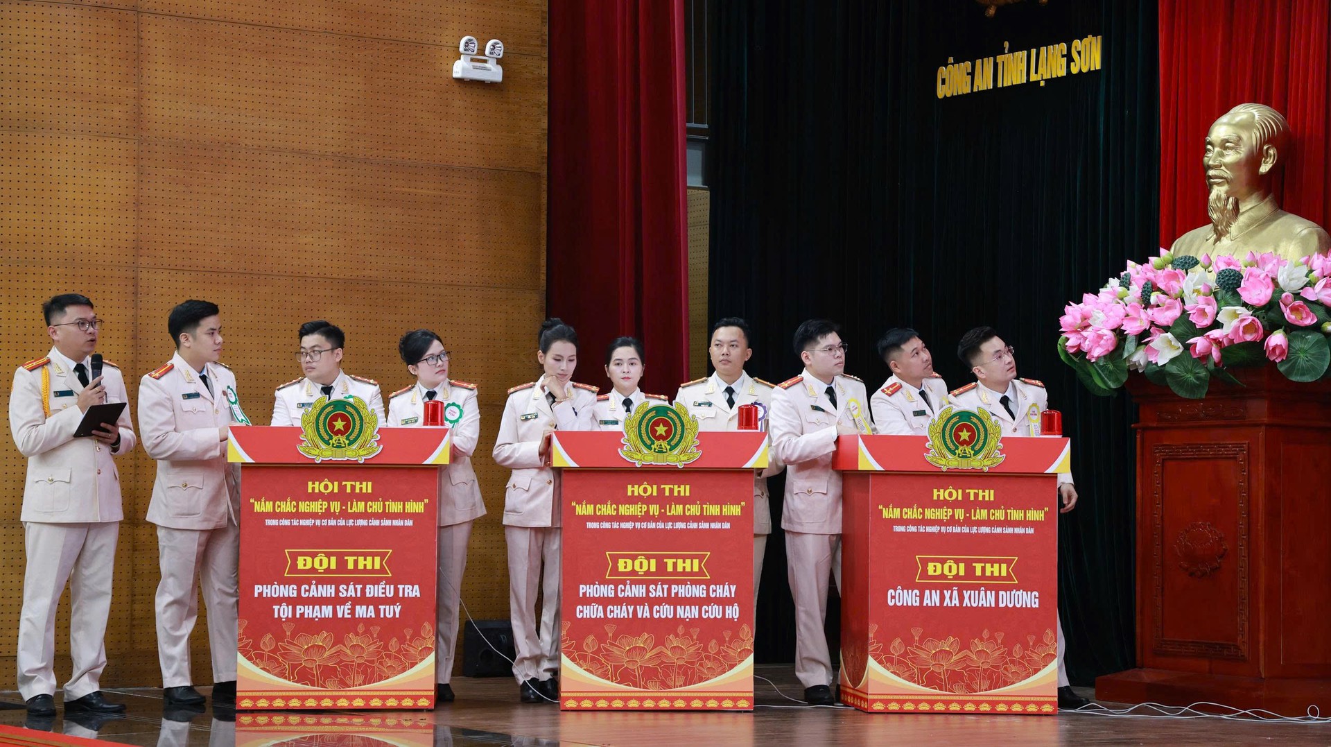 Ảnh 8. Các đội tuyển tham gia Hội thi.jpg