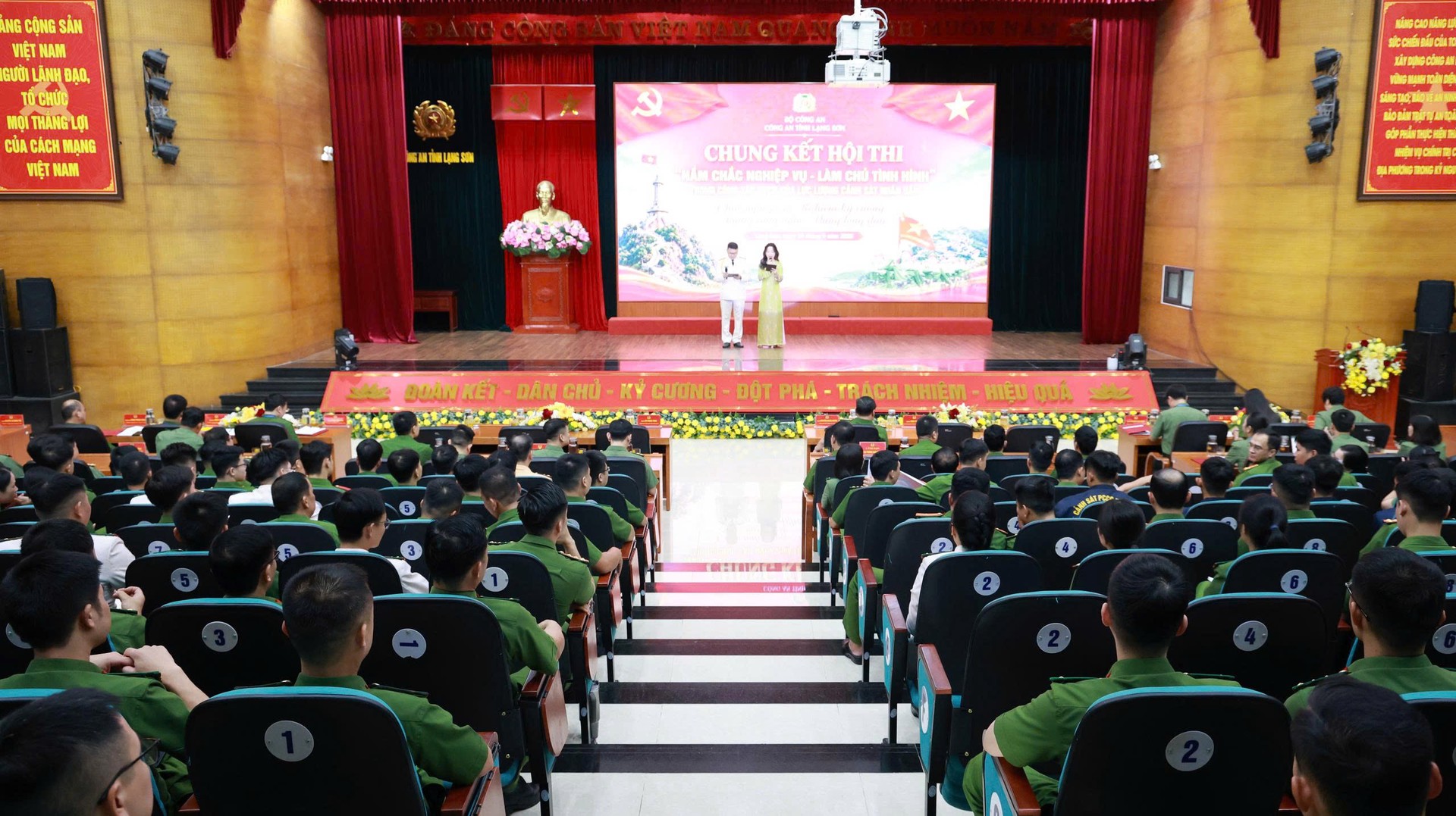 Ảnh 1. Toàn cảnh Hội thi.jpg
