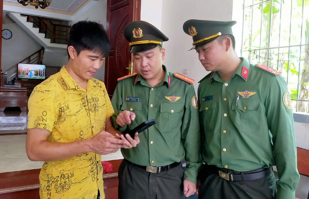 2. Luc luong an ninh hang khong tuyen truyen.jpg