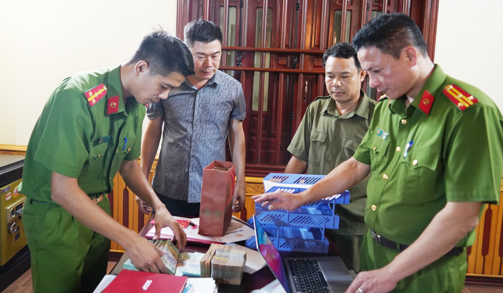 3. Hinh su kham xet.jpg