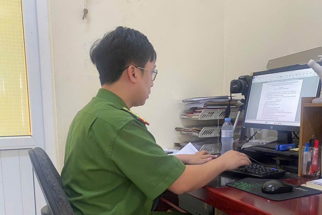 Đồng chí Nguyễn Ngọc Duy trong công tác chuyên môn hàng ngày.jpg