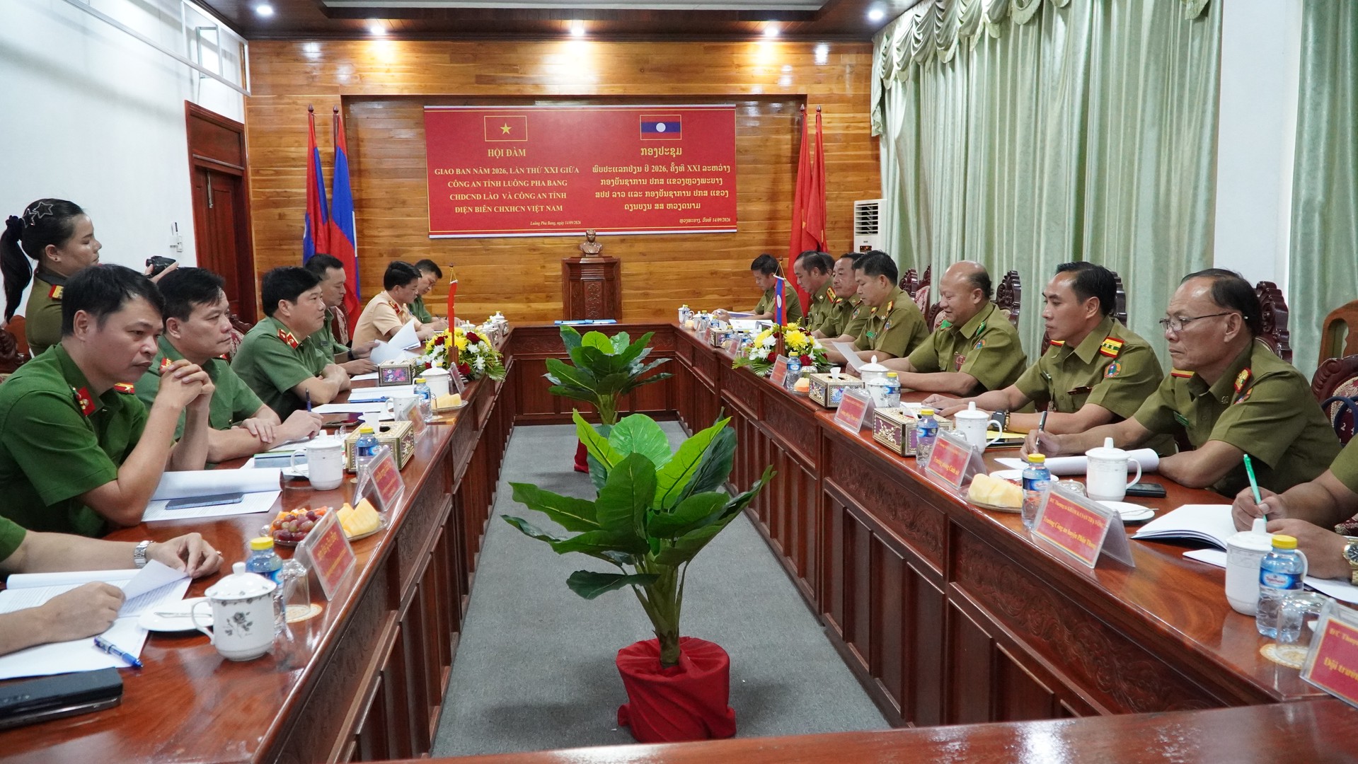 Hội đàm thường niên giữa Công an tỉnh Điện Biên và Công an tỉnh Luông Pha Băng.JPG