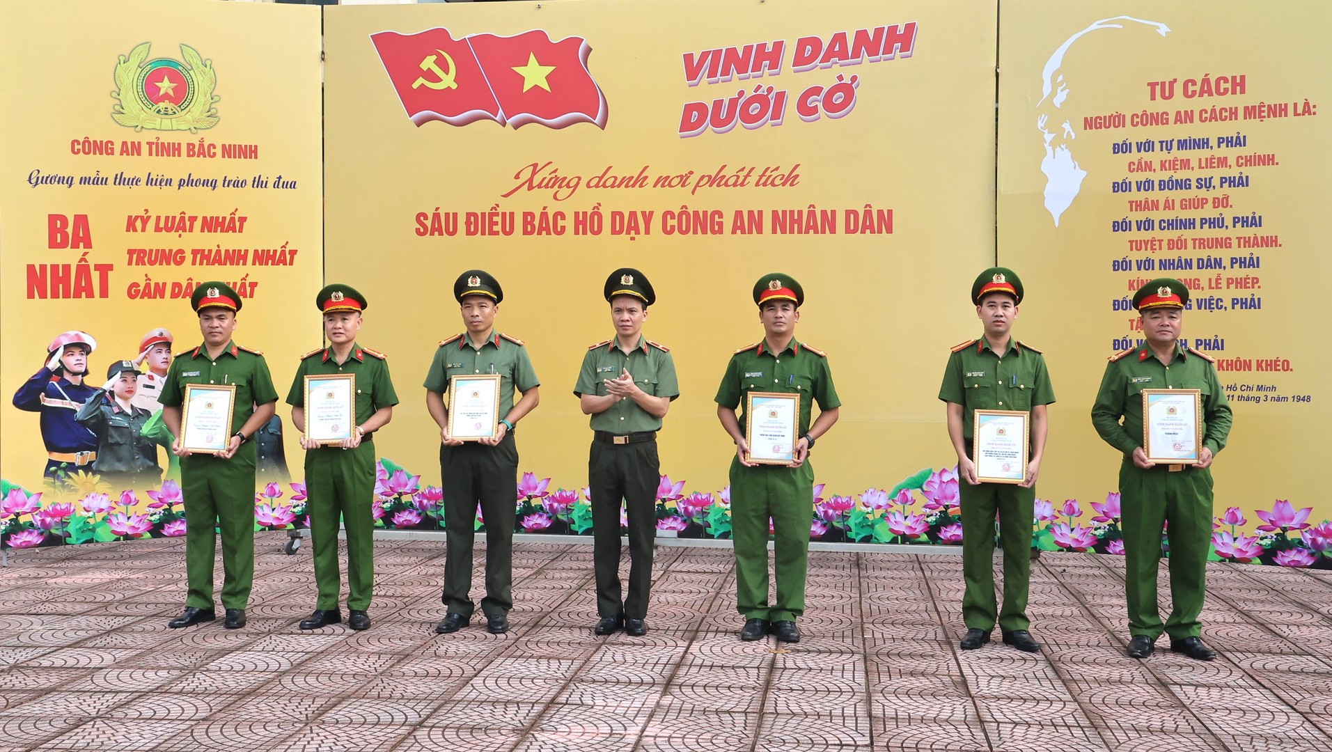 vinh danh dưới cờ ngày 7-9-2026.JPG