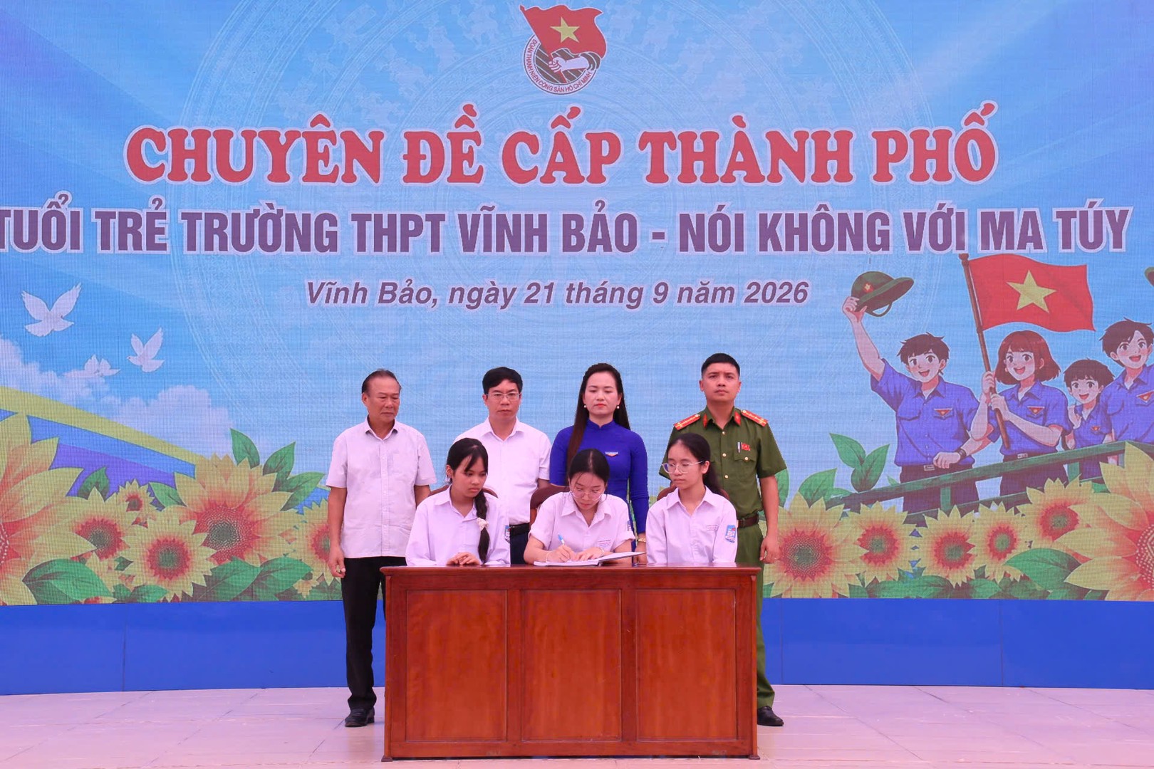 xet xử 2.jpg